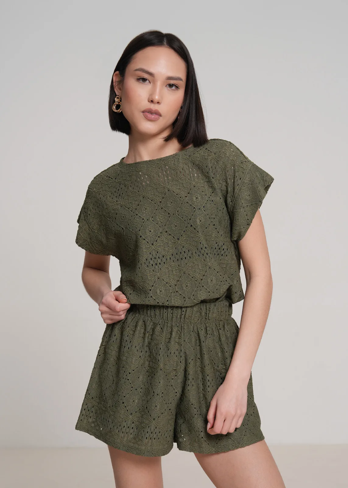  Lime lace, Olive romper, Ausschnittstickerei, kurze Ärmel, elastischer Bund