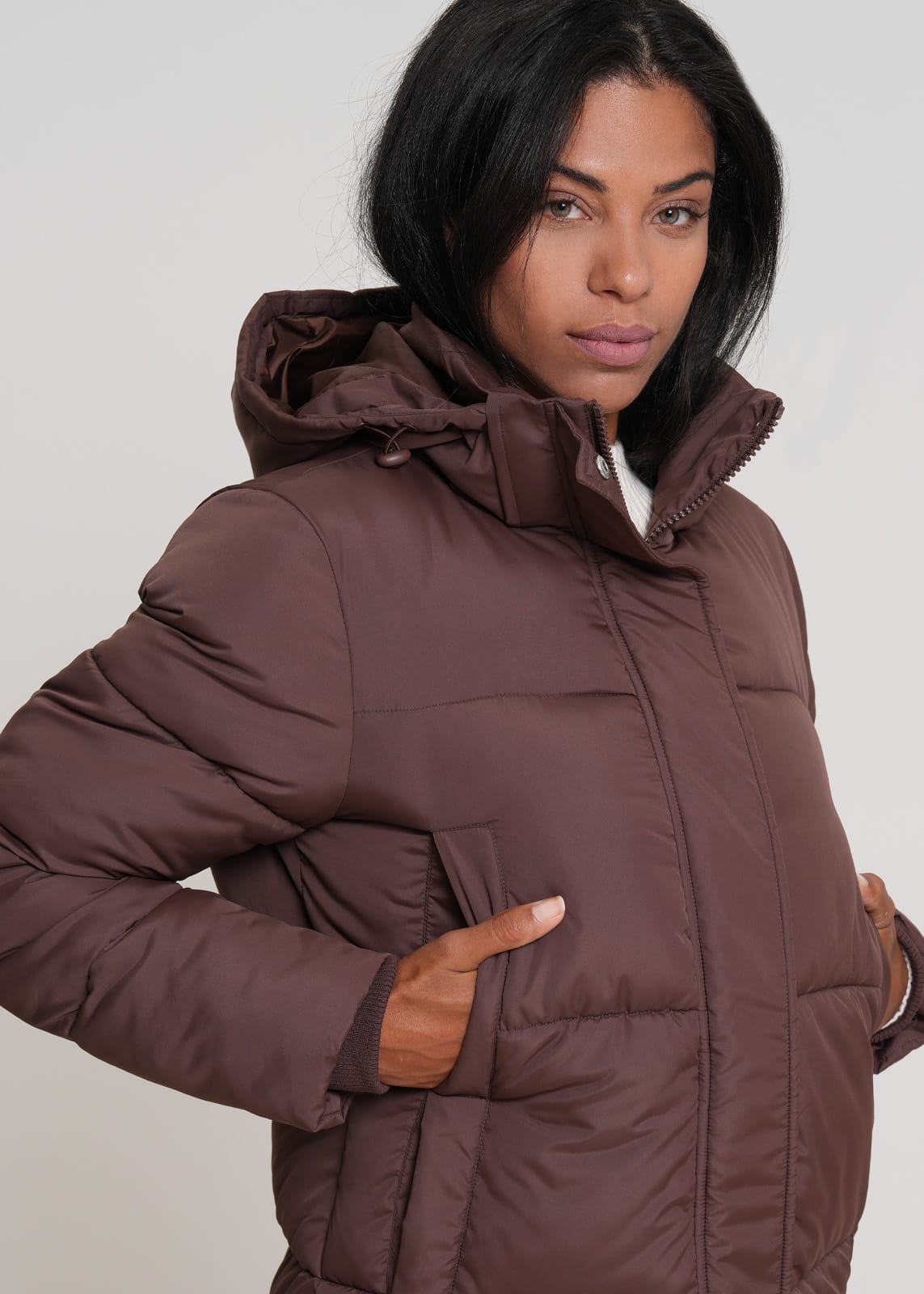 Steppmantel in Midi-Länge in Braun