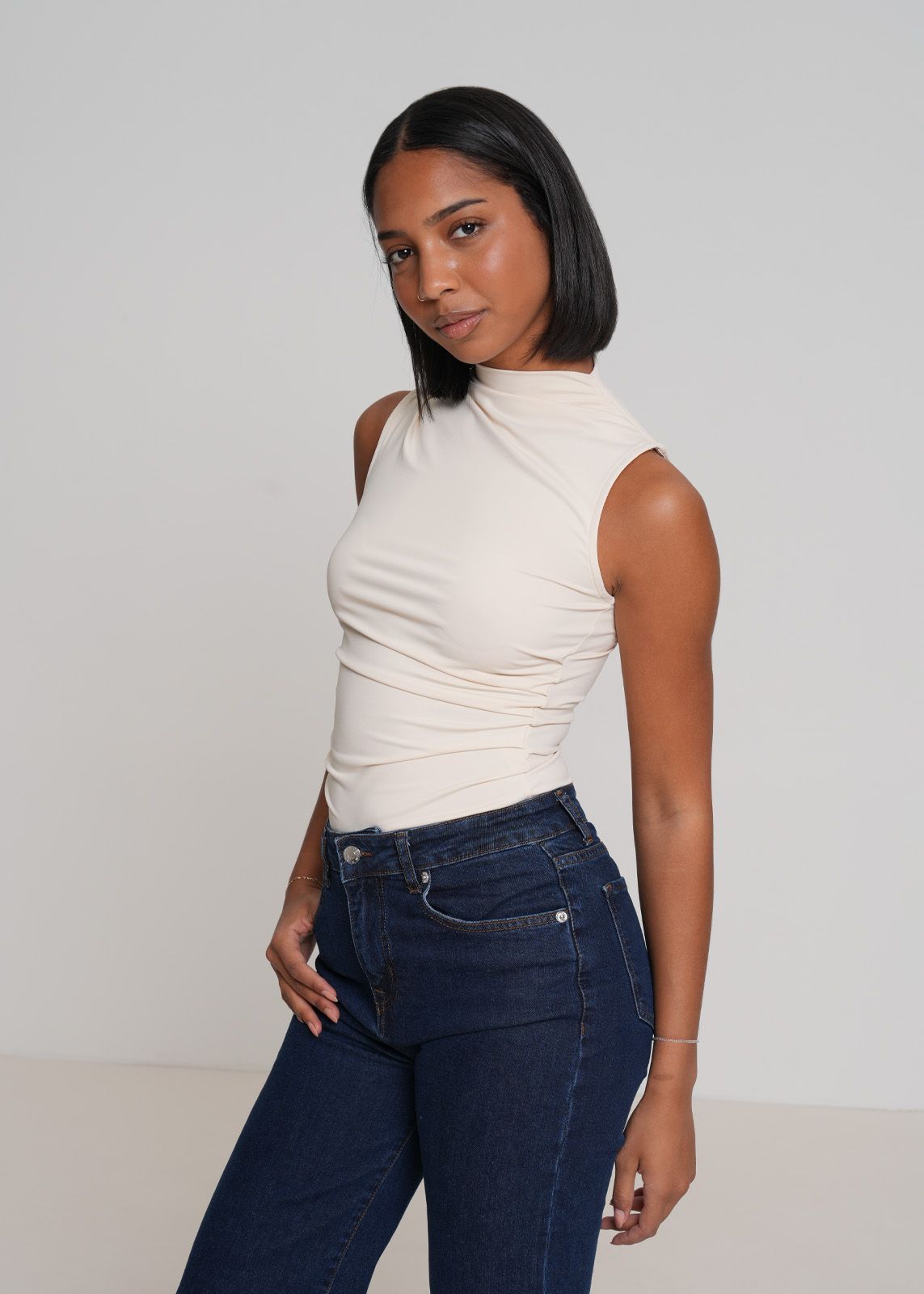 Hosen, Bluse, Jeans, Person, Frau